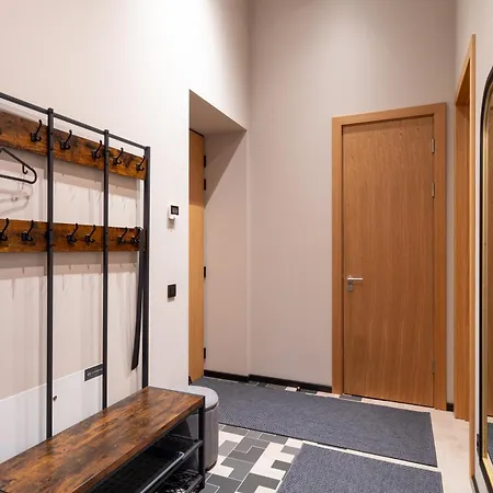 Appartement With Private Parking & Terrace *