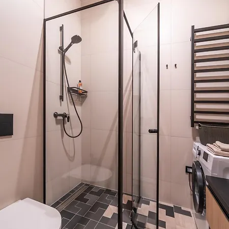 Appartement With Private Parking & Terrace