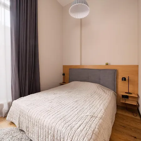 With Private Parking & Terrace *