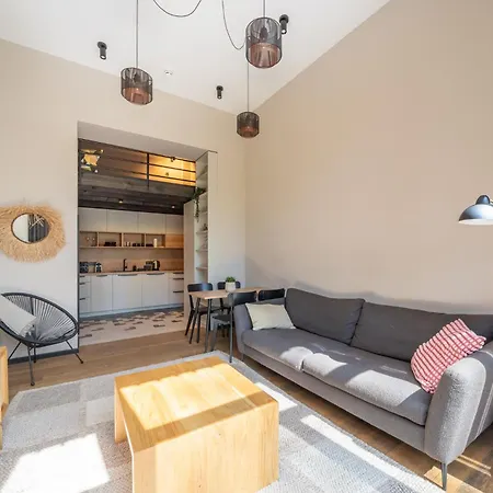 With Private Parking & Terrace Appartement *
